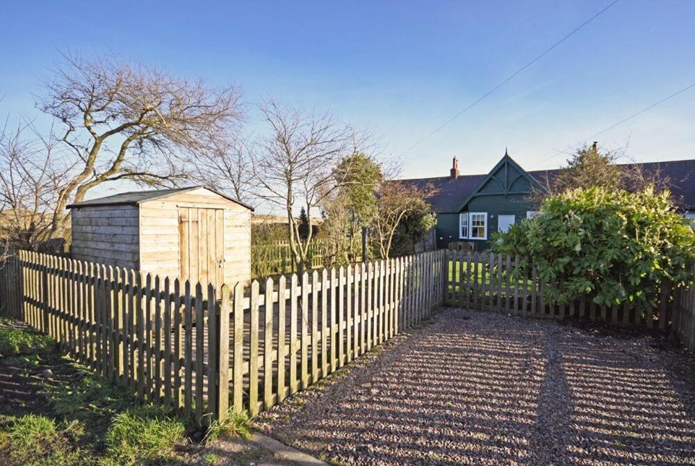 Periwinkle Villa Bamburgh Exterior photo